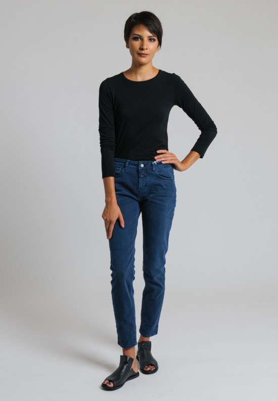 Closed Cropped Narrow Jeans in Navy	