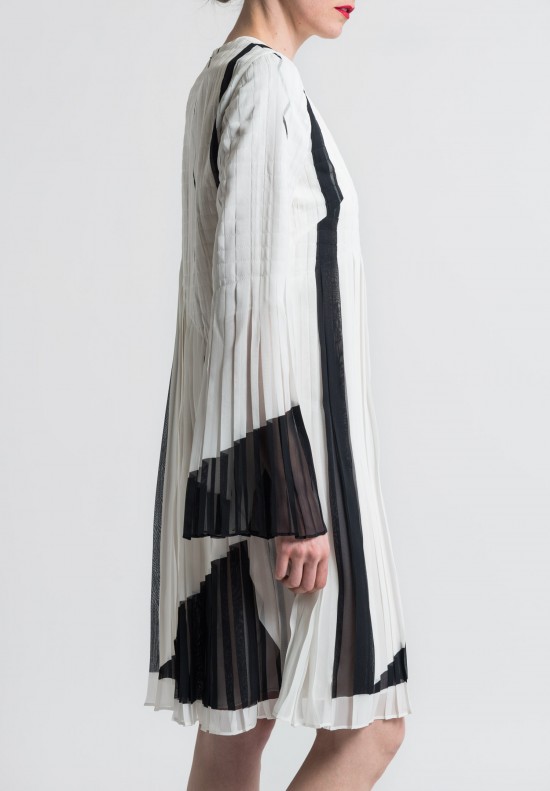 Akris Pleated Silk Crepe Equation Print Dress in Blanco	