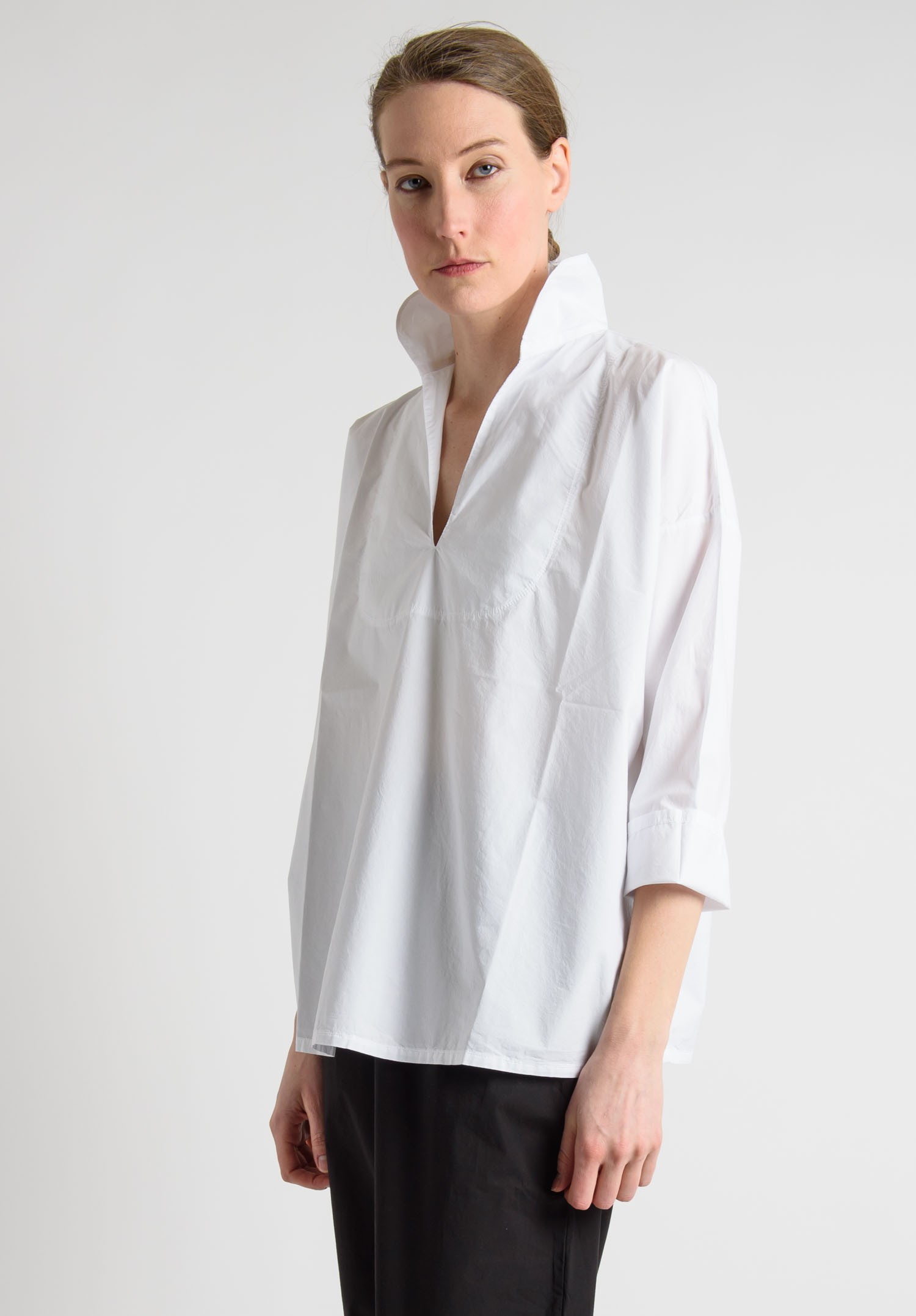 Labo.Art Cotton Open V-Neck Shirt in White | Santa Fe Dry Goods Trippen ...