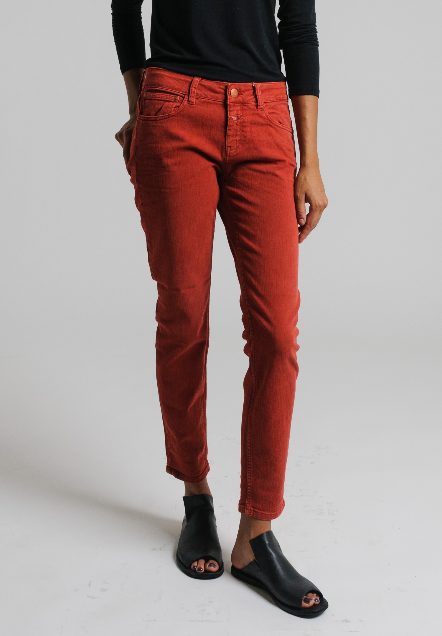 Closed Cropped Narrow Jeans in Brick | Santa Fe Dry Goods Trippen ...