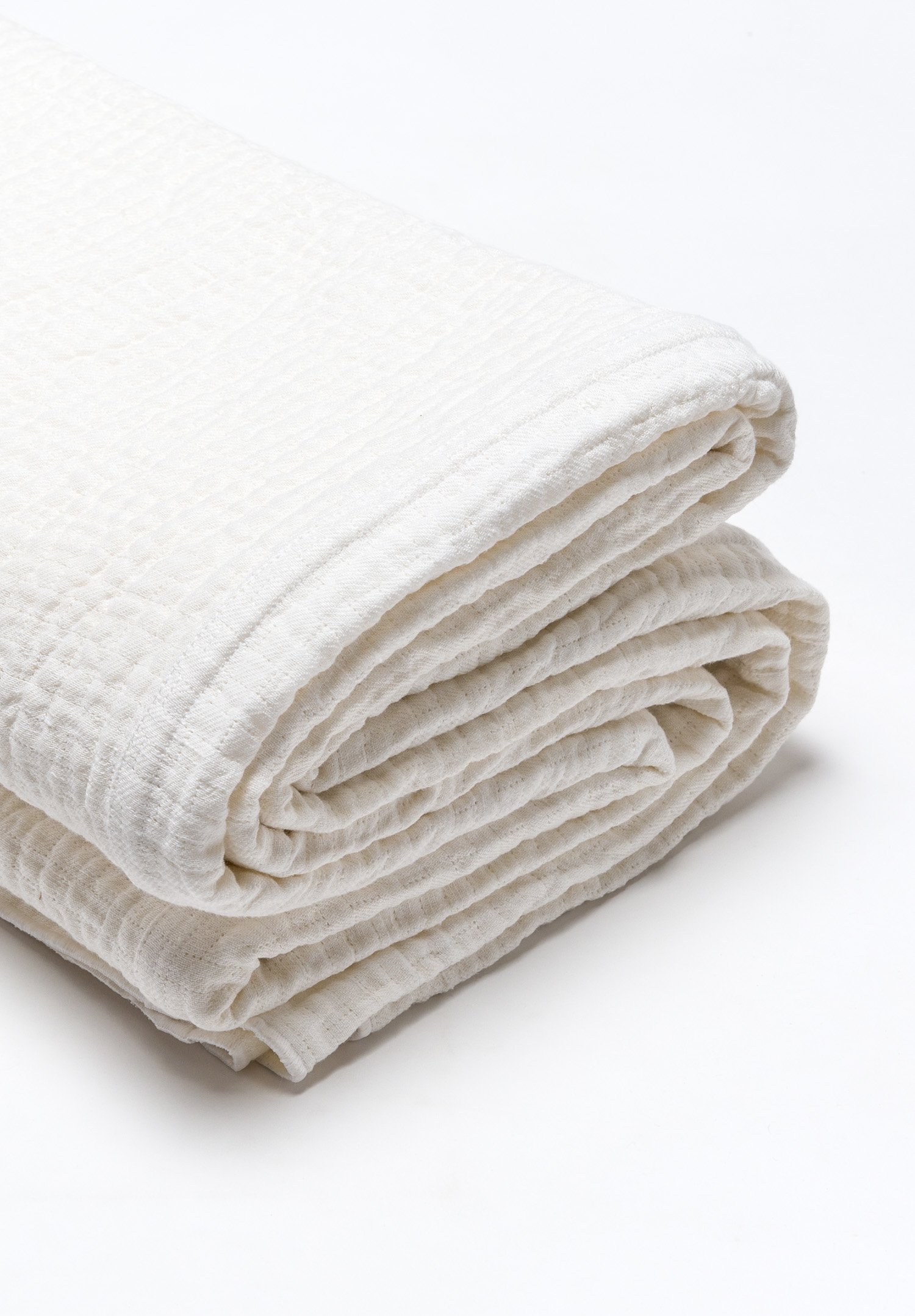 Maison de Vacances Quilted Crumpled Washed Linen Blanket in Ecru