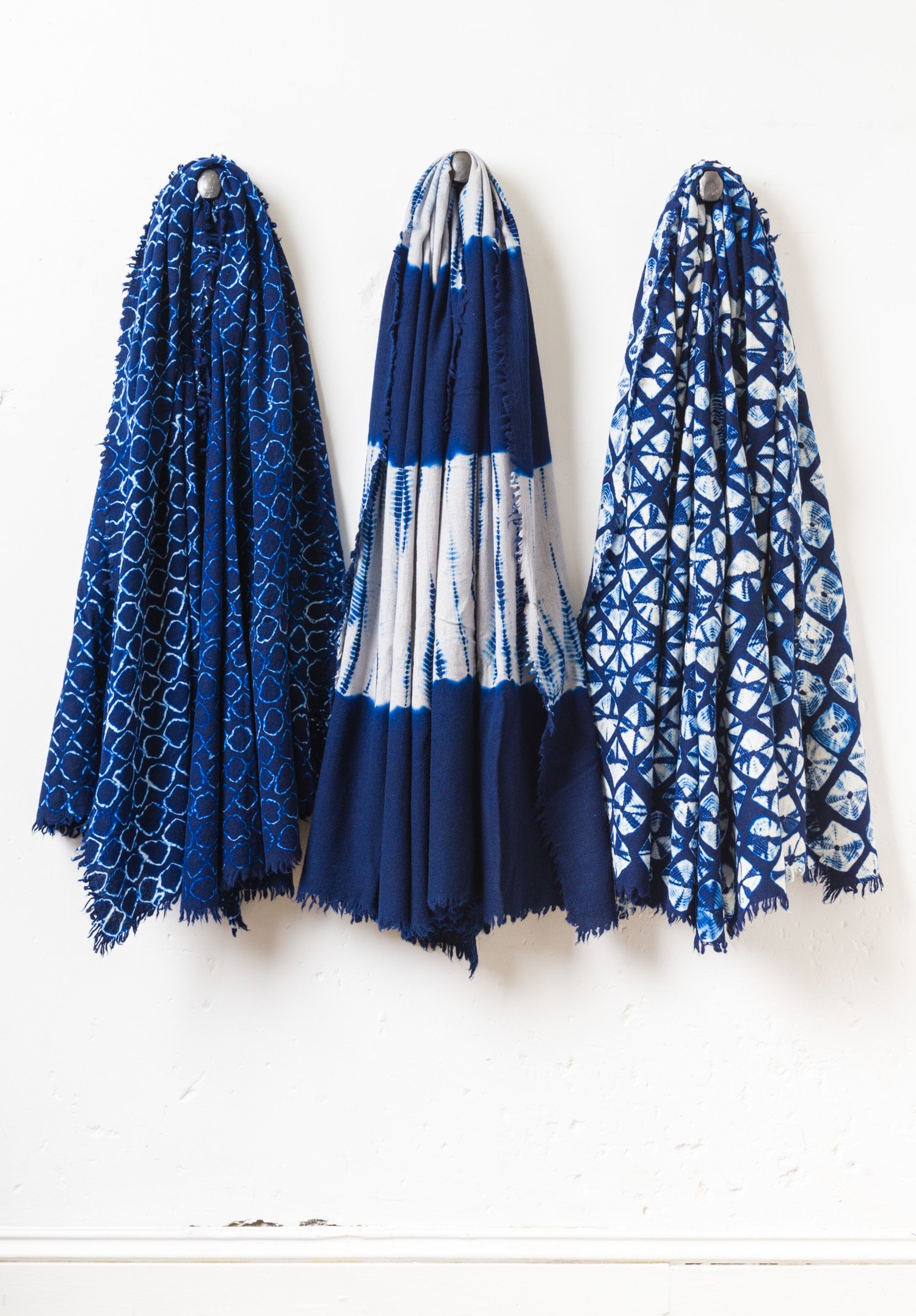 Suzusan Yatara Miura Shibori Throw in Dark Blue/ White Santa Fe Dry