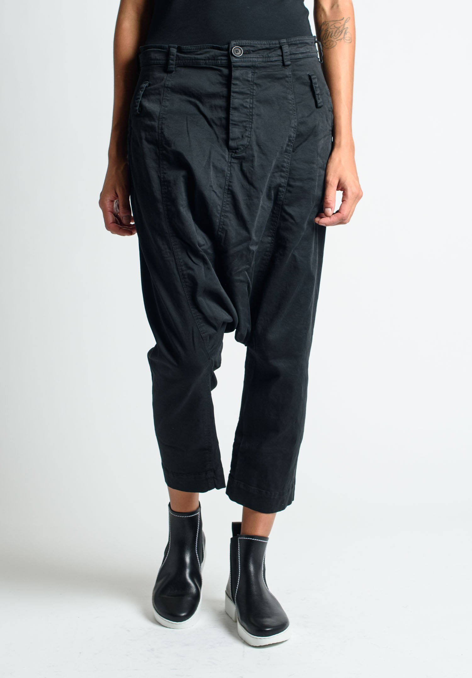 Rundholz Dip Drop Crotch Cotton Pant in Schwarz | Santa Fe Dry Goods ...