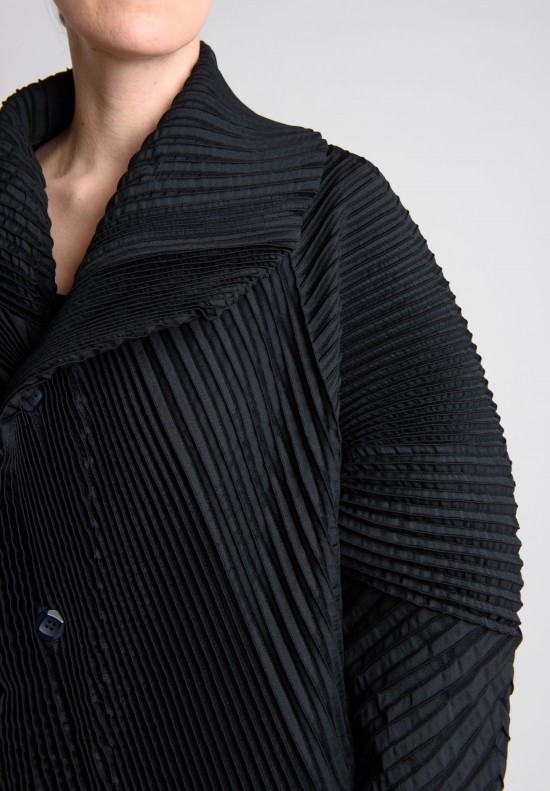 Issey Miyake Oversized Wide Shoulder Pleated Jacket in Black