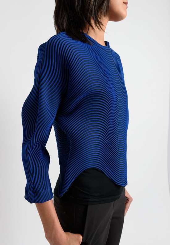 Issey Miyake Short River Pleated Top in Blue