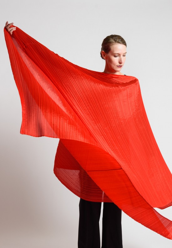 Issey Miyake Pleats Please Madame-T Pleated Scarf in Red | Santa