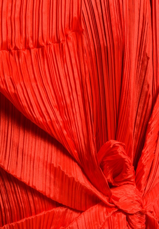 	Issey Miyake Pleats Please Madame-T Pleated Scarf in Red