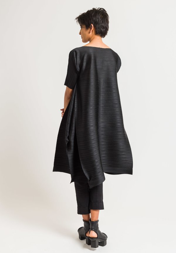 Issey Miyake Pleats Please Edgy Bounce Dress in Black | Santa Fe