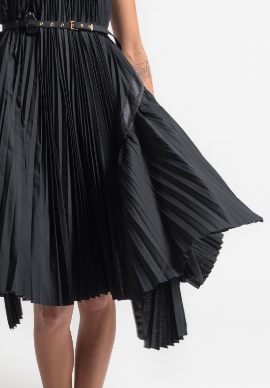 Sacai Pleated Classic Shirting Dress in Black	