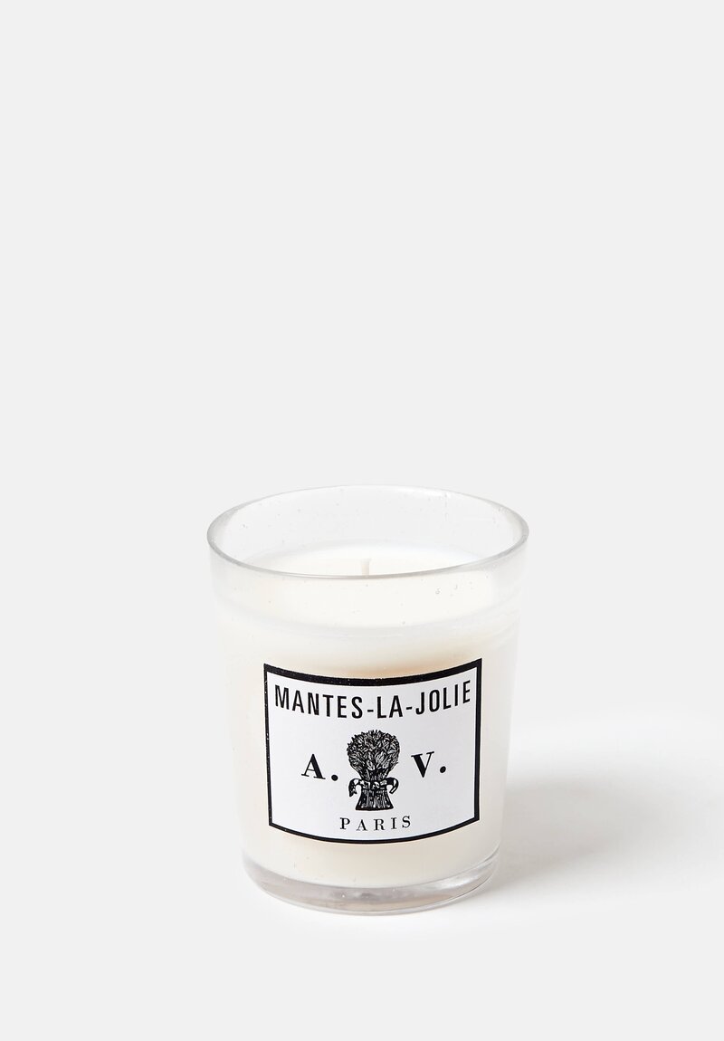 Renowned for their signature approach to handmade ceramics, Astier de Villatte and Ivan Pericoli have been designing home goods since 1996. They follow in the tradition of the great 18th and 19th century Parisian ceramic studios. Astier de Villatte handcr