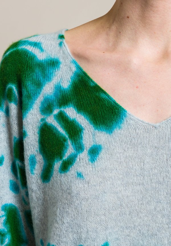 Suzusan Cashmere V-Neck Madara Shibori Sweater in Emerald/Light Grey