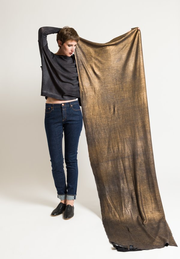 Avant Toi Metallic Textured Scarf in Gold Foil/ Black	