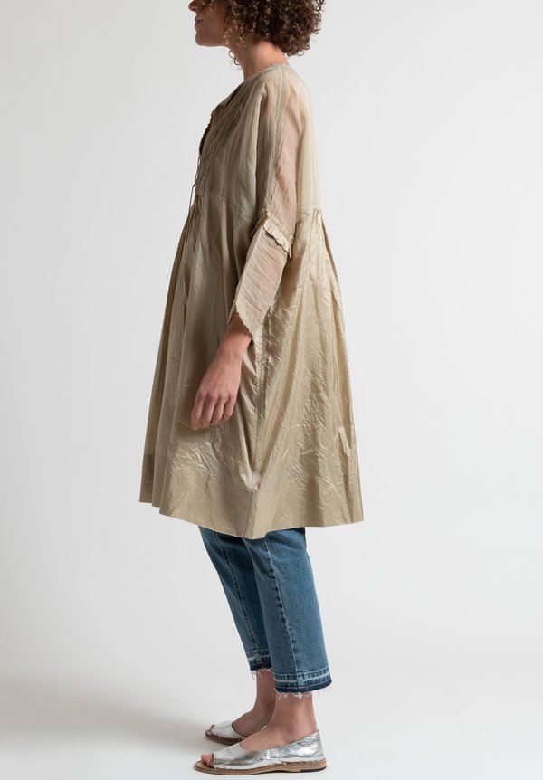 Péro Simple Pleated Dress in Natural	