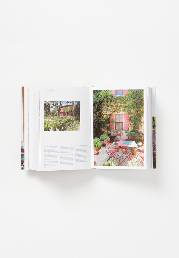Taschen "Living in Provence" by Angelika Taschen & Barbara & René Stoeltie	