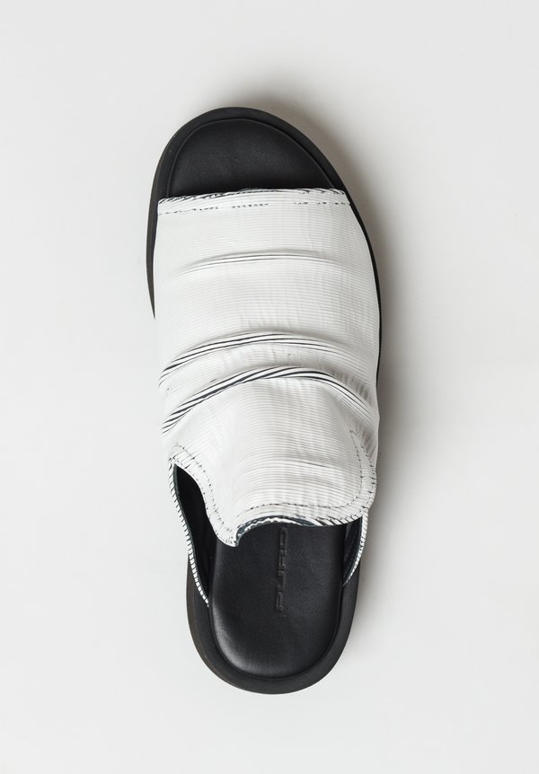Puro No Mistake Slide Sandals in White	