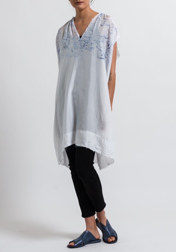Jaga Silk Sleeveless Painted Tunic in White/ Blue	