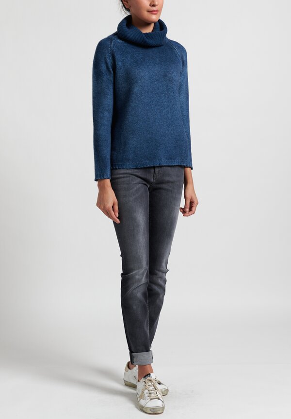 Avant Toi Cashmere Ribbed Square Turtleneck Sweater in Deep Blue