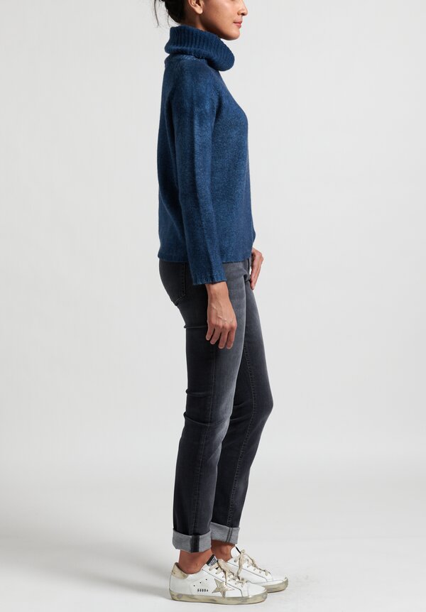 Avant Toi Cashmere Ribbed Square Turtleneck Sweater in Deep Blue