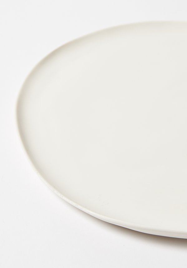 Bertozzi Handmade Porcelain Dinner Plate in Bianca	