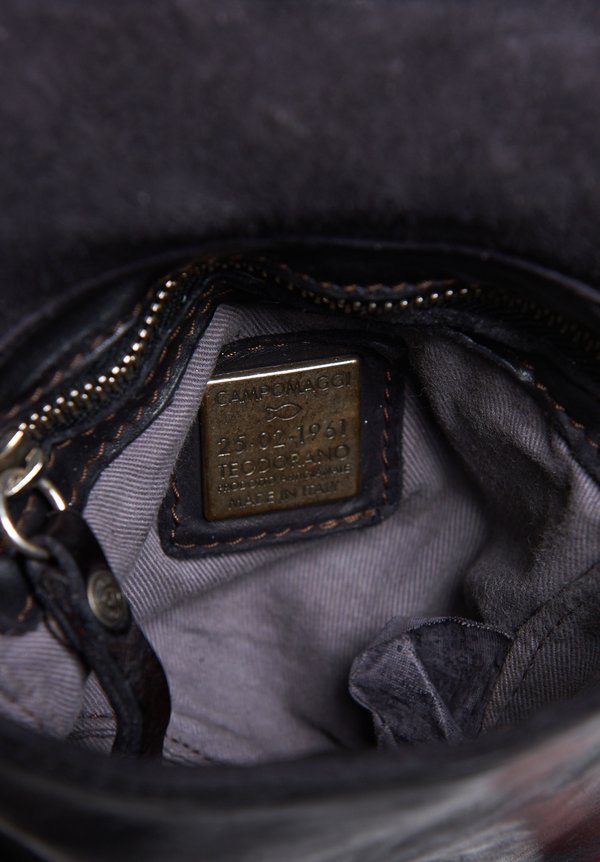 Campomaggi Stitched Accent Small Crossbody Bag in Black	