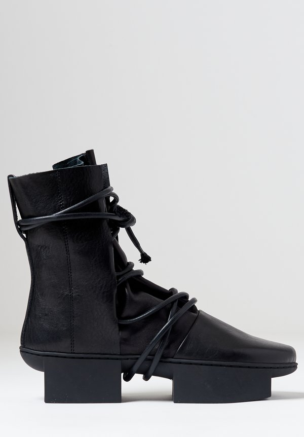 Trippen Pulley Boot in Black	