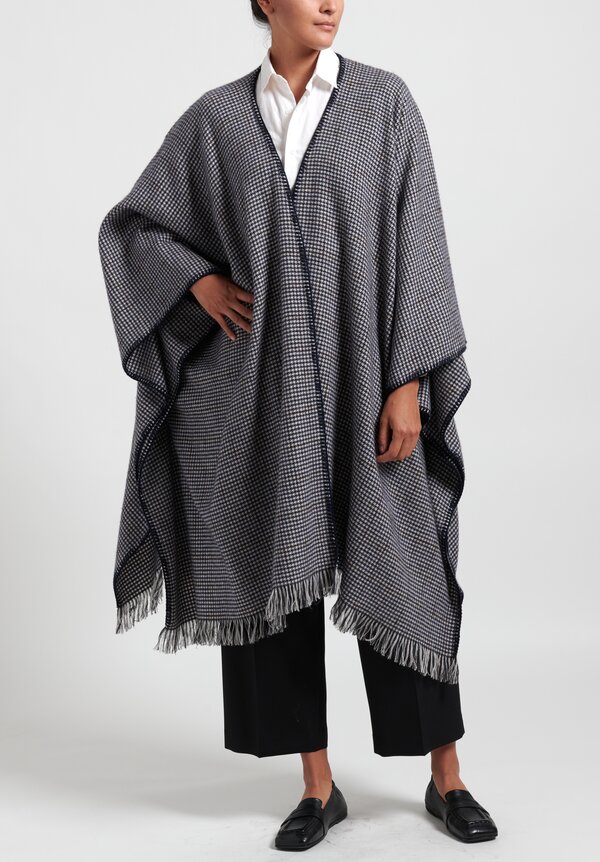 Alonpi Cashmere Houndstooth Poncho in Midnight	
