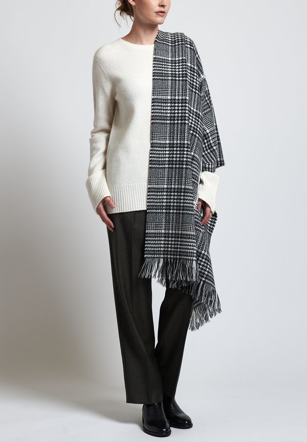 Alonpi Cashmere Double Sewn Houndstooth Scarf in Grey	