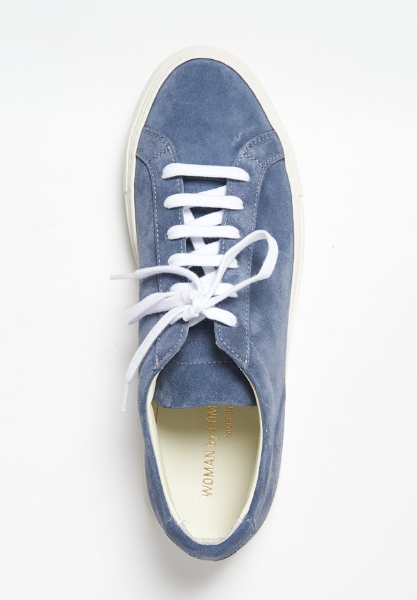 Common Projects Original Suede Achilles Low Contrast Sole Sneaker in Blue	