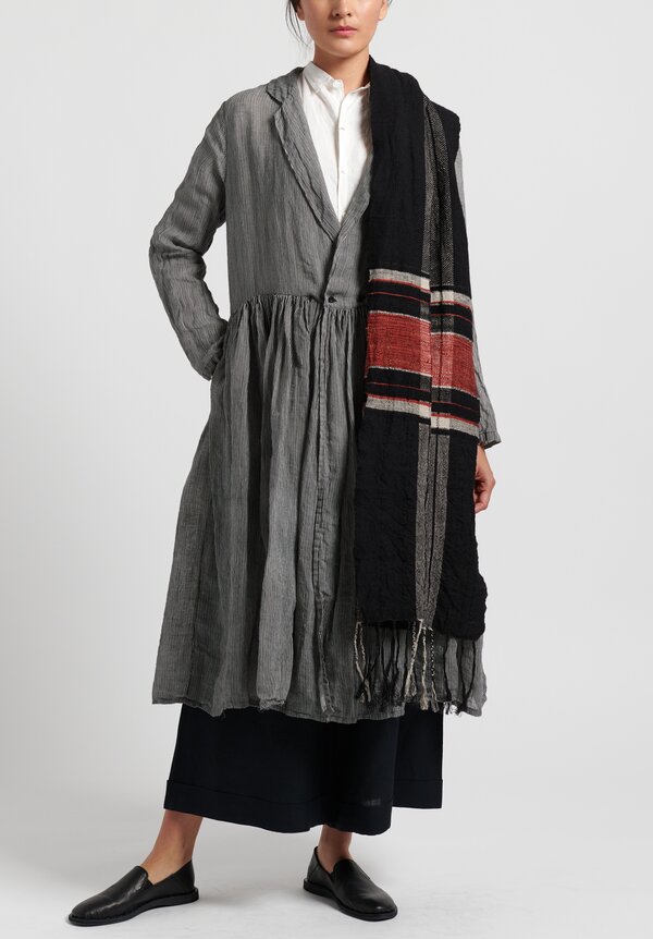 kaval Notch Lapel Gathered Duster in Black/ Off-White	