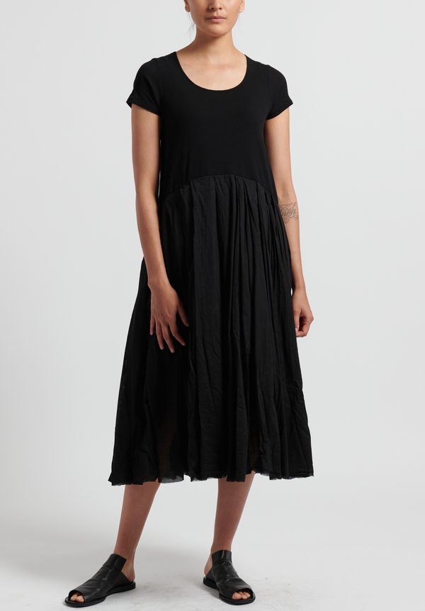 Rundholz Dip Ribbed and Pleated Short Sleeve Dress in Black	
