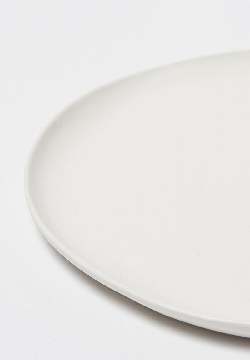 Bertozzi Handmade Porcelain Solid Painted Dinner Plate in Bianca	
