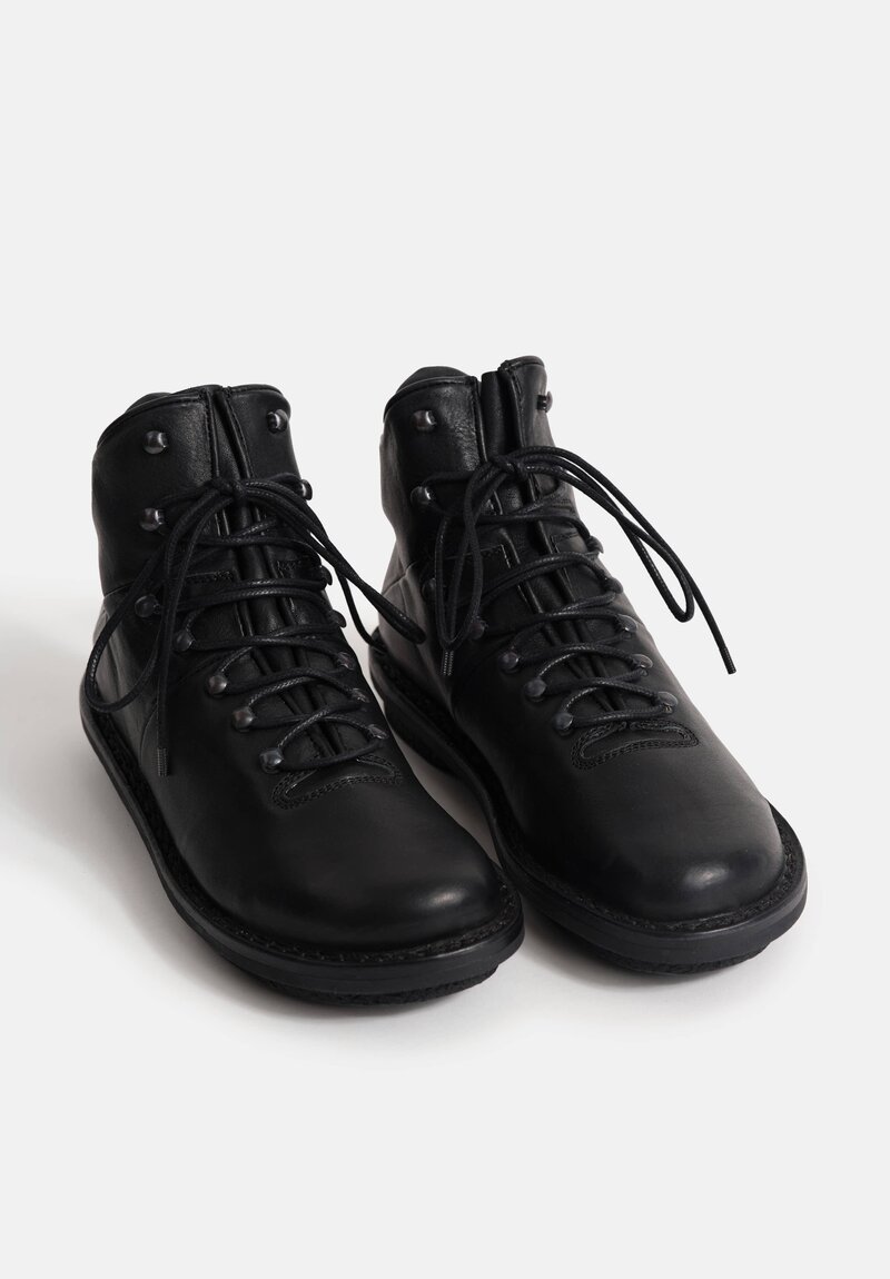 Trippen Alpin Shoe in Black	
