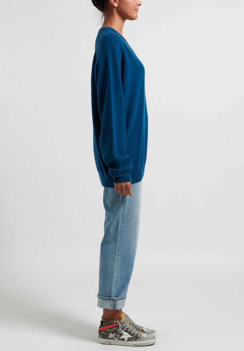 Frenckenberger Cashmere Boyfriend V-Neck Sweater in Blue	