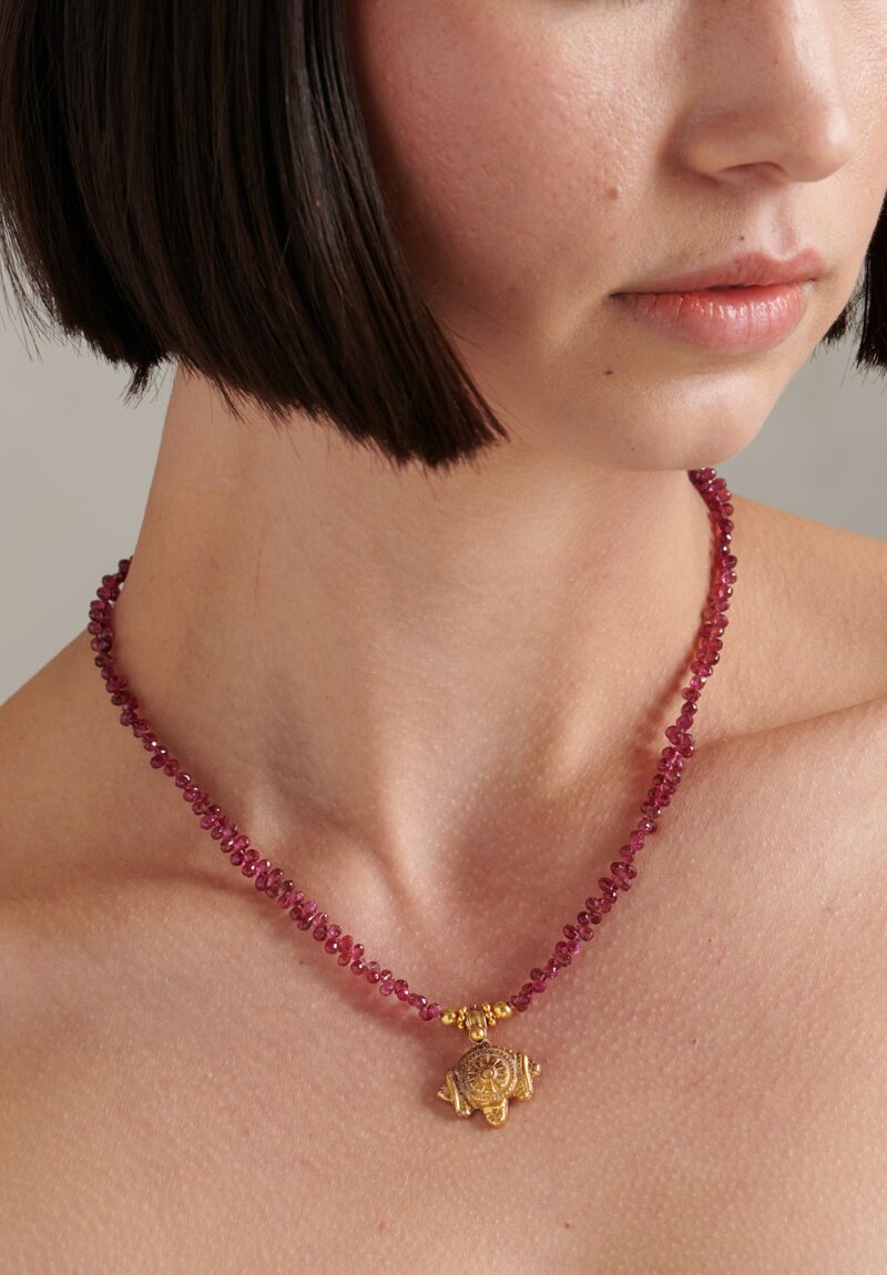 Greig Porter 18k Sapphire Indian Pendant Necklace