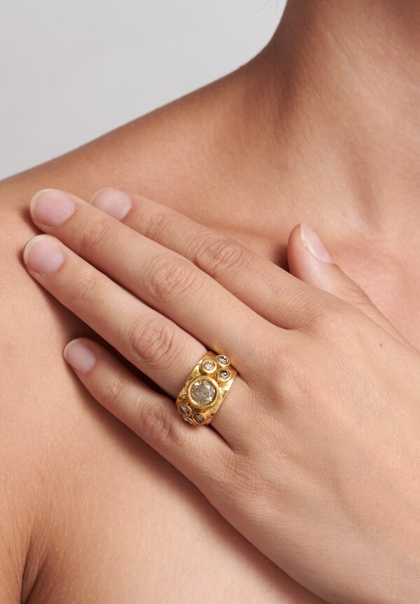 Karen Melfi 22K Gold Hammered Band with 7 Diamonds Setting on Ring	