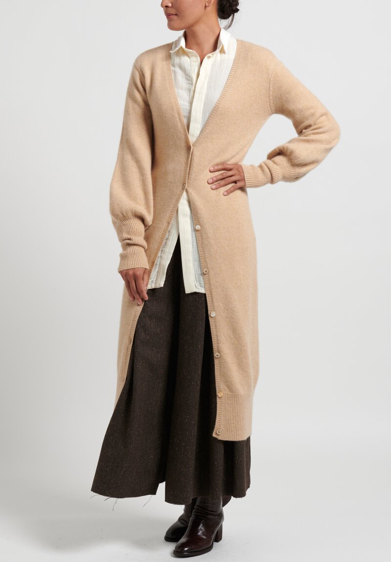 A Tentative Atelier Cashmere ''Berthe D.'' Bishop Sleeve Cardigan in Sand Natural	