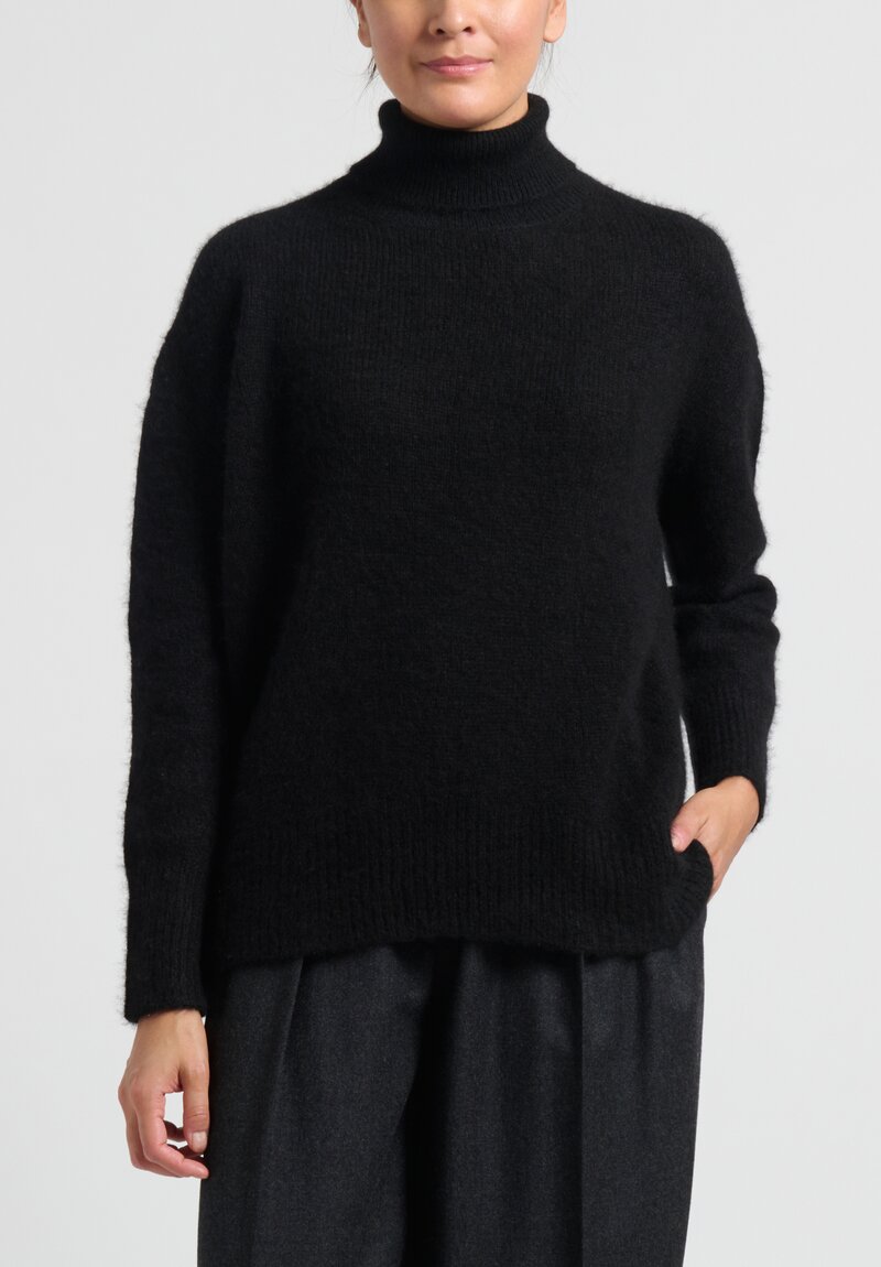 Himalayan Cashmere ''Amara'' Turtleneck Sweater in Black	