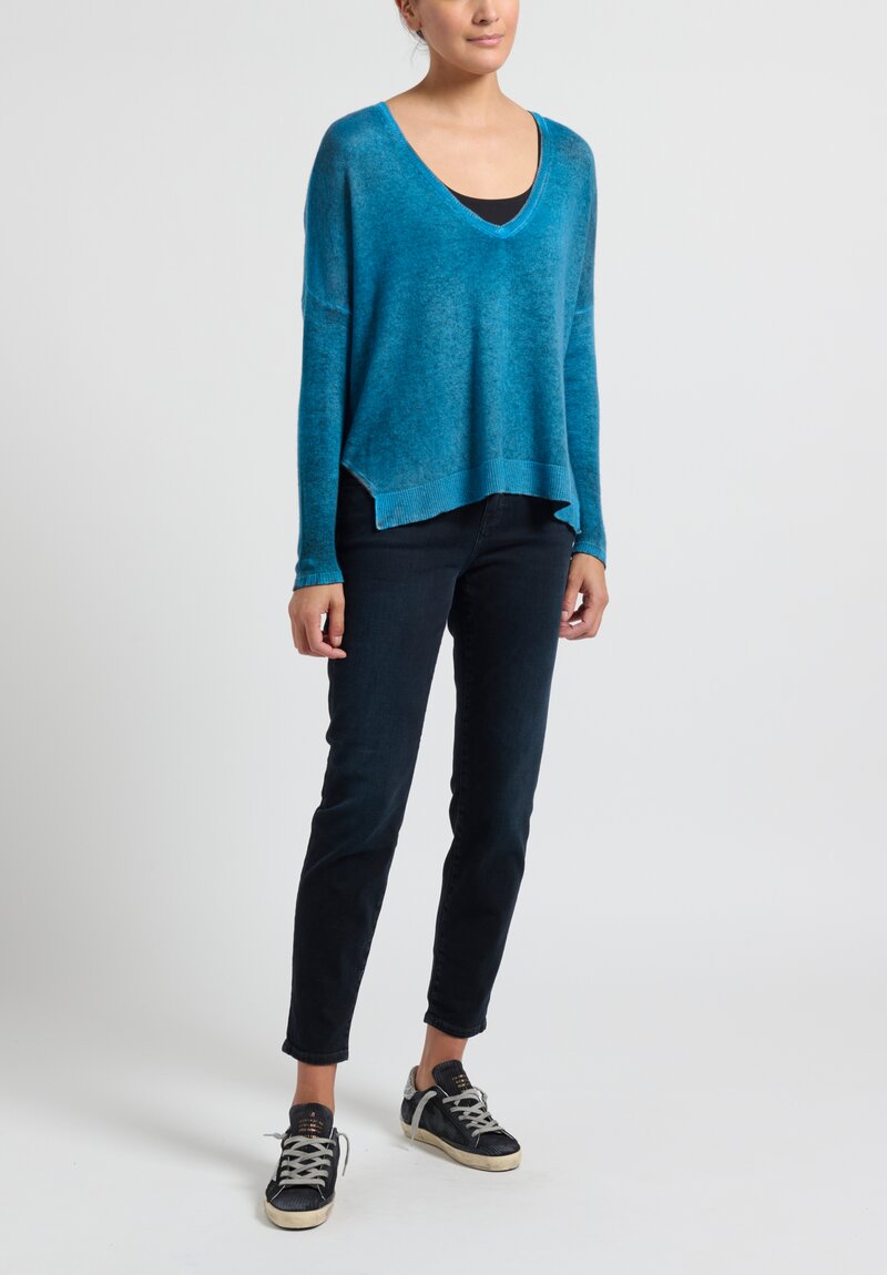 Avant Toi Cashmere V-Neck Sweater in Nero/Aqua Blue	