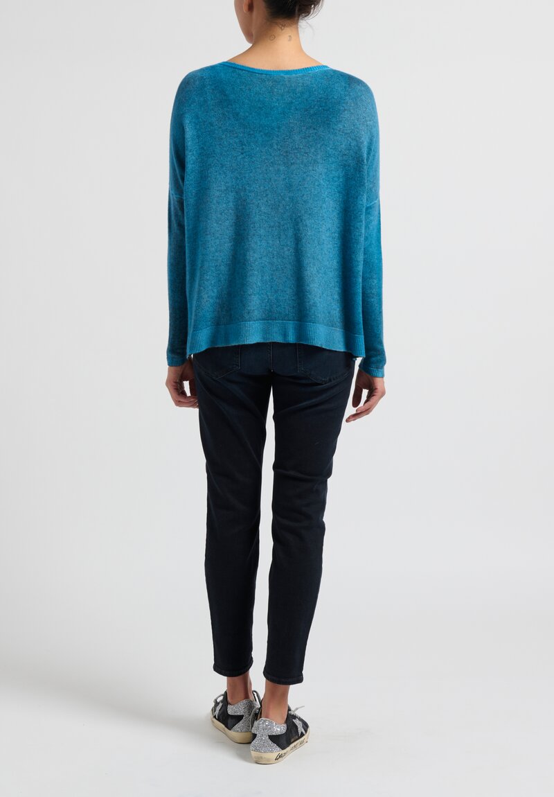 Avant Toi Cashmere V-Neck Sweater in Nero/Aqua Blue	
