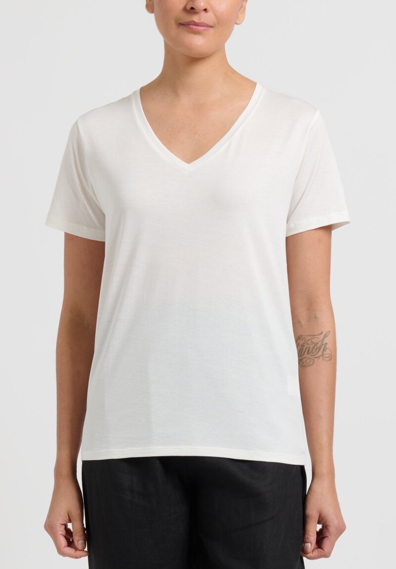 Handvaerk V Neck T-Shirt in Cloud White