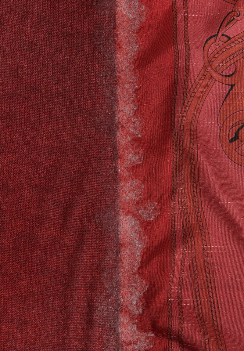Avant Toi Cashmere and Silk ''Quadrello'' Scarf in Nero Camelia Red	