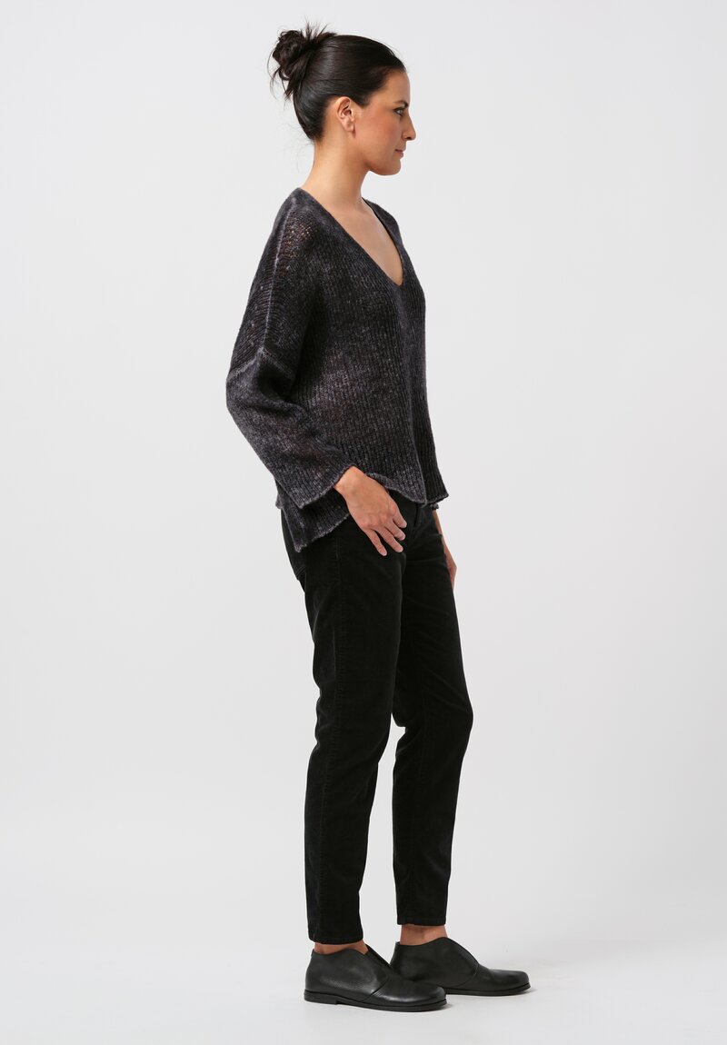 Avant Toi Hand-Painted Cashmere & Silk V-Neck Sweater in Nero Black	