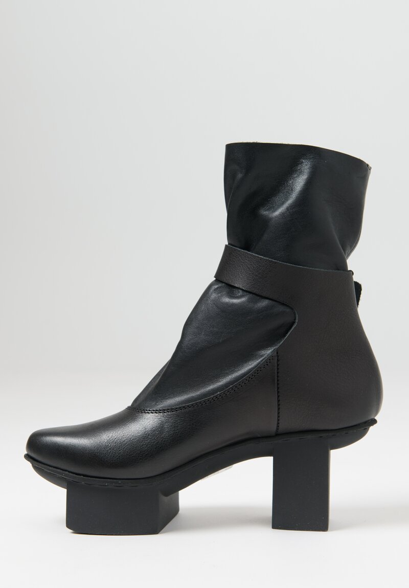 Trippen Buckled Frank Boot	in Black
