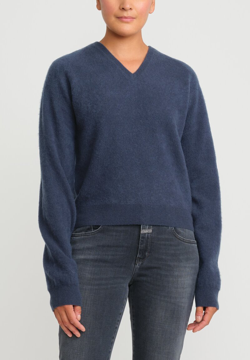 Frenckenberger Cashmere Mini V-Neck Sweater in New Atlantis Blue	