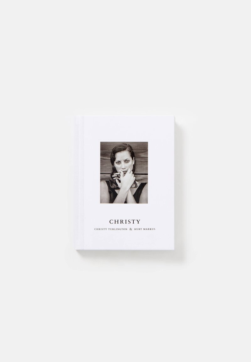 ''Axel Vervoordt: Timeless Interiors'' by Armelle Baron & Christian Sarramon