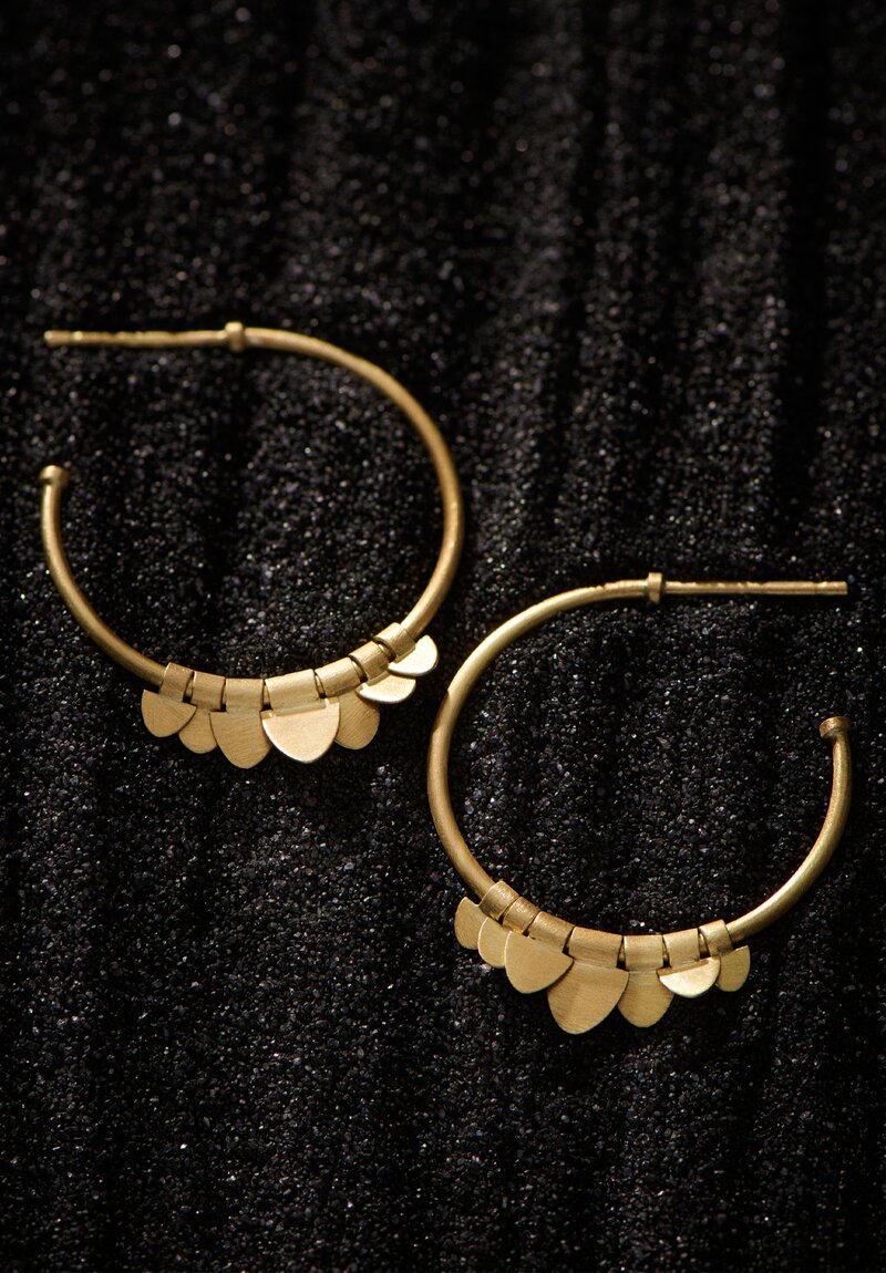 Sia Taylor 18k, Small Flutter Hoops