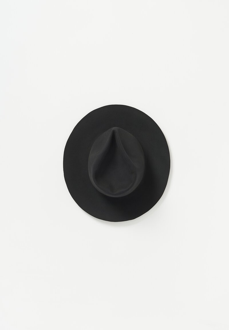 Horisaki Design and Handle Easy Burnt Beaver Curved Brim Hat in Grey	