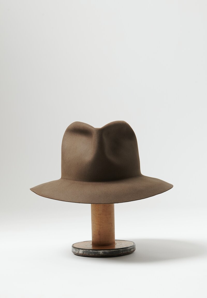 Horisaki Design and Handel Easy Burnt Beaver Reshapable Hat in Taupe Brown	