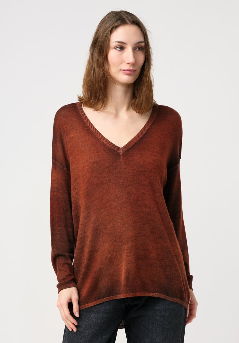 Avant Toi Cashmere & Silk Hand-Painted V-Neck Sweater in Nero Alchechengi Orange	