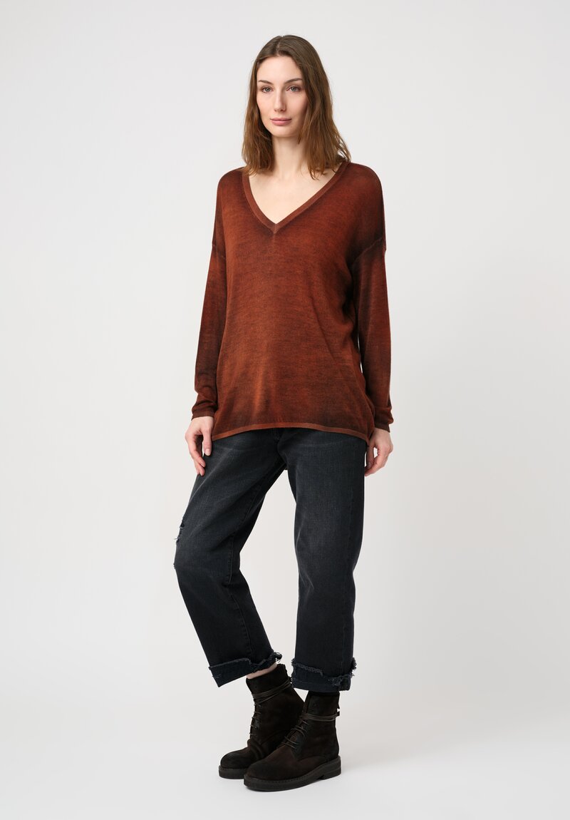 Avant Toi Cashmere & Silk Hand-Painted V-Neck Sweater in Nero Alchechengi Orange	